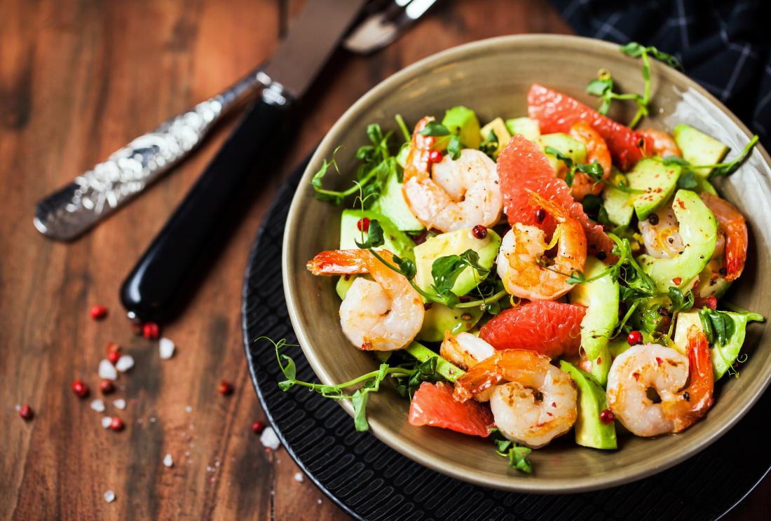 Grill shrimp and salad for can be part of hypothyroidism diet