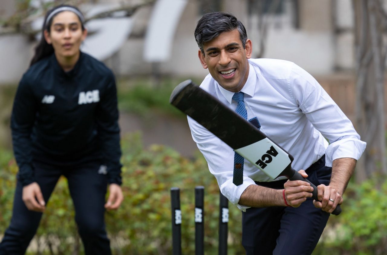 Rishi Sunak enjoyed a game of cricket in the No10 garden with England's T20 World Cup winning and children from the ACE cricket programme on Wednesday.