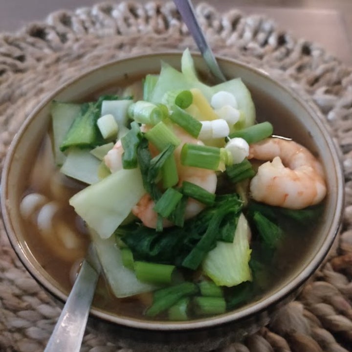 Prawn noodle soup